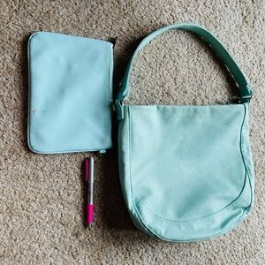 Thirty one shoulder purse and pouch